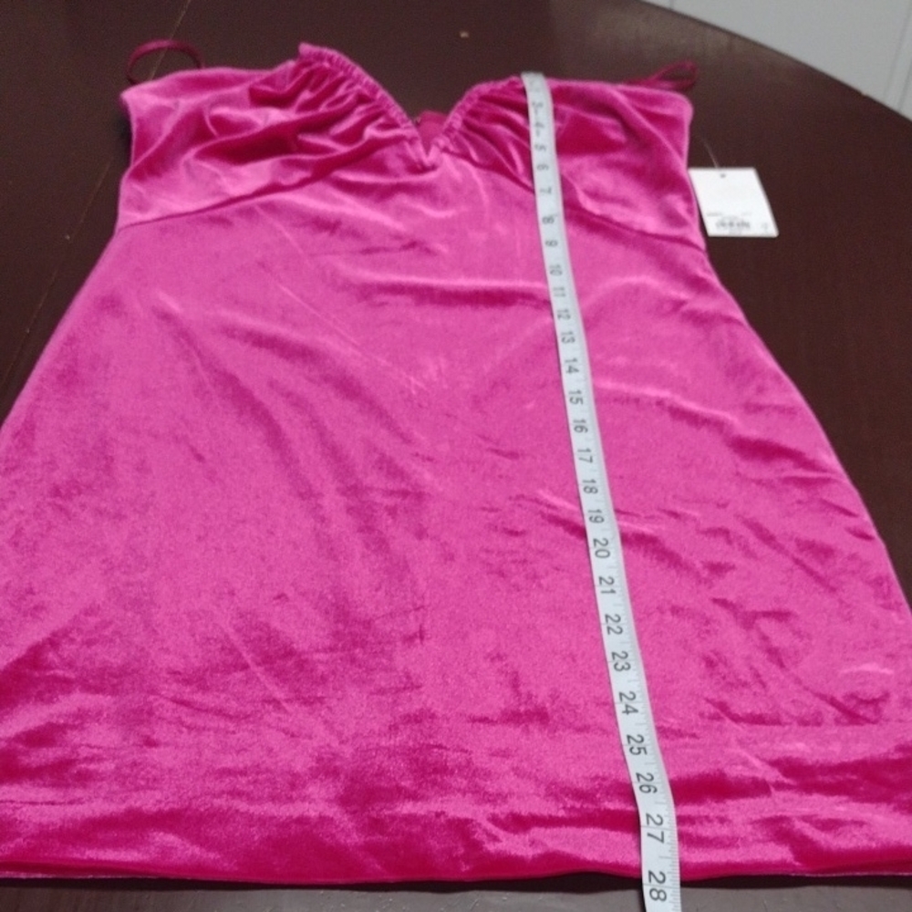 New SO Velvet Vibrant Strapless Mini Dress in Fuchsia Wedding Guest, Formal - Picture 10 of 16